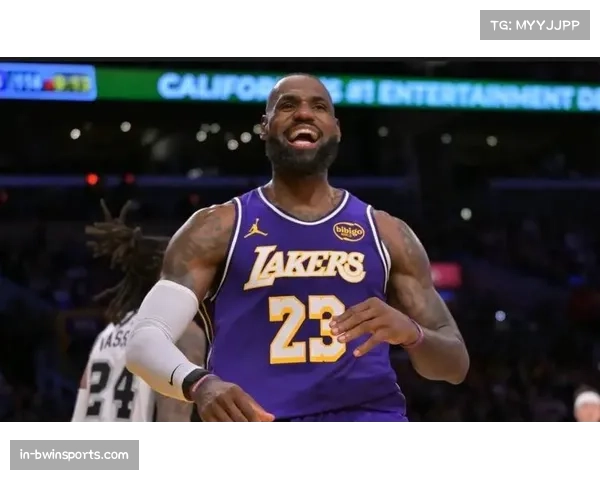 詹姆斯末节得分破百领跑联盟 湖人关键时刻胜率87.5%